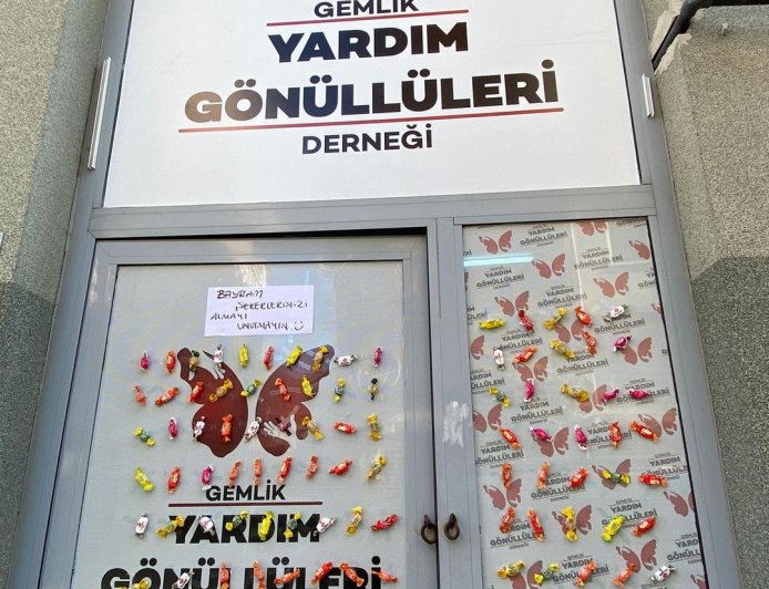 Bir ramazan ayını daha geride bırakmanın tatlı yorgunluğunu yaşıyoruz